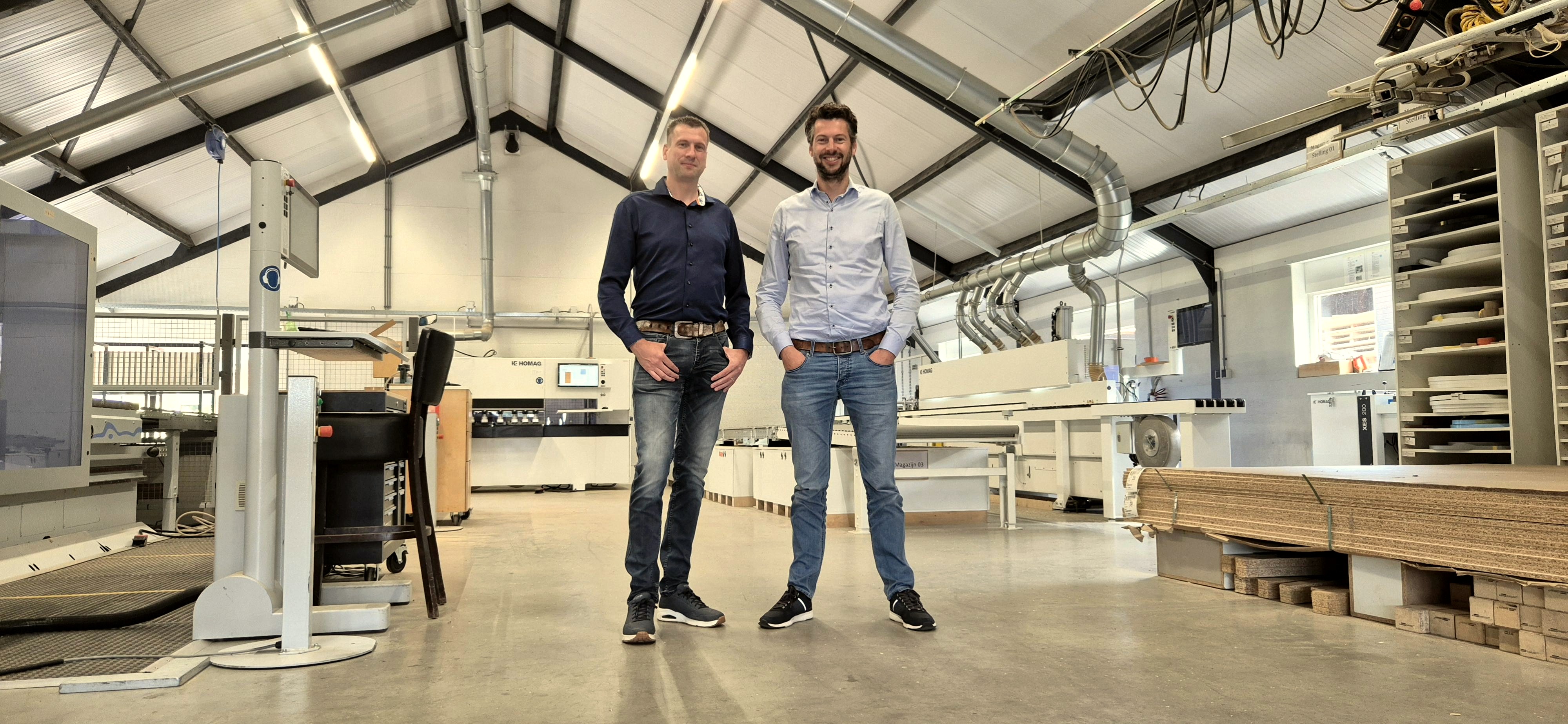 Frank en Robert, oprichters van Maatly, in de werkplaats in Tubbergen